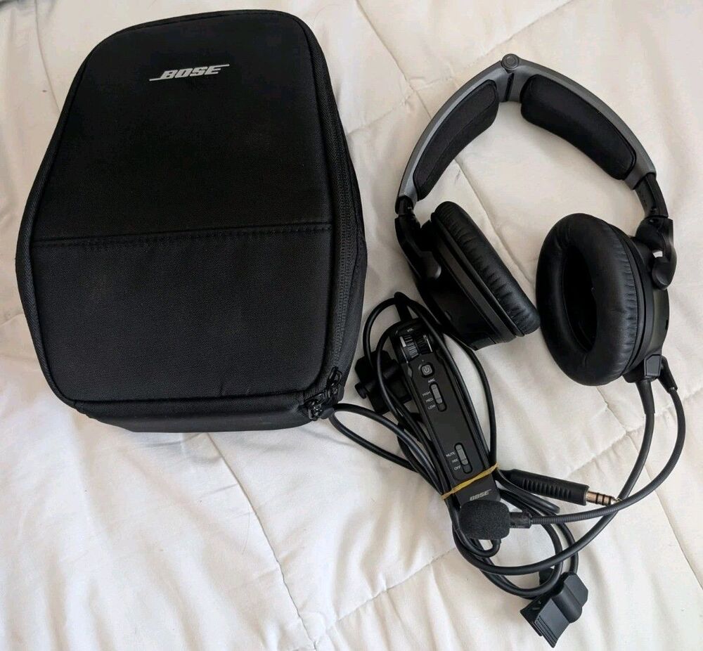 Bose A30 Aviation Headset Bluetooth U174 Helicopter Plug ANR Pilot w/ Case